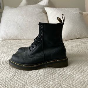 Dr Martens Size 6 Hardly Worn - Great condition